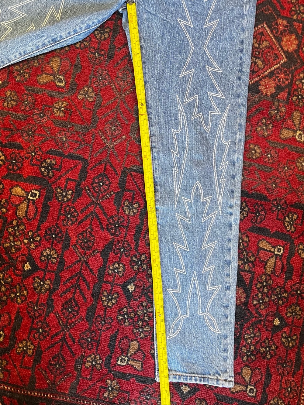 Levi's Medium Blue Straight-Leg Jeans with White Zigzag Embroidery. New no tags - Picture 10 of 15